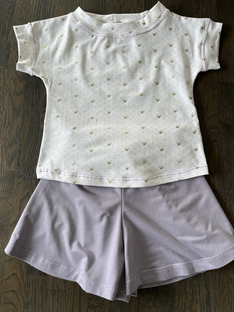 Sett salto shorts og trøye jersey. Str 98/3år.